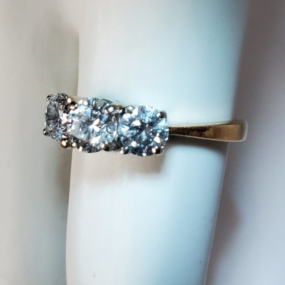 18K white gold women’s diamond ring - Picture 8 of 10